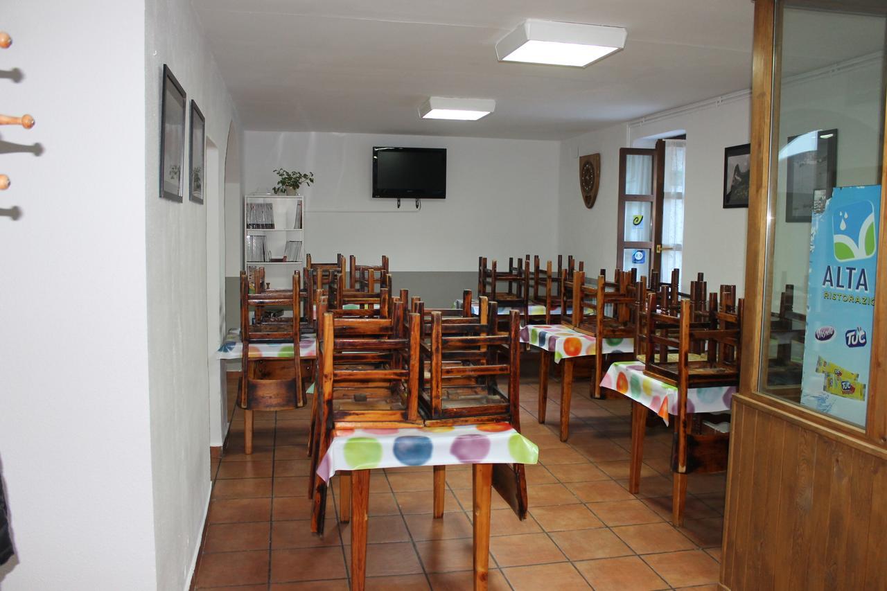 Albergue de Canfranc Estación Exterior foto